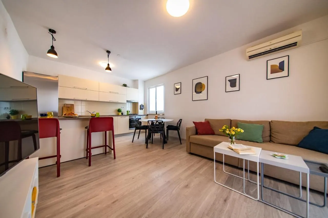 Vacation House Maria, Big Garden, Private Parking Vinkuran 0*,