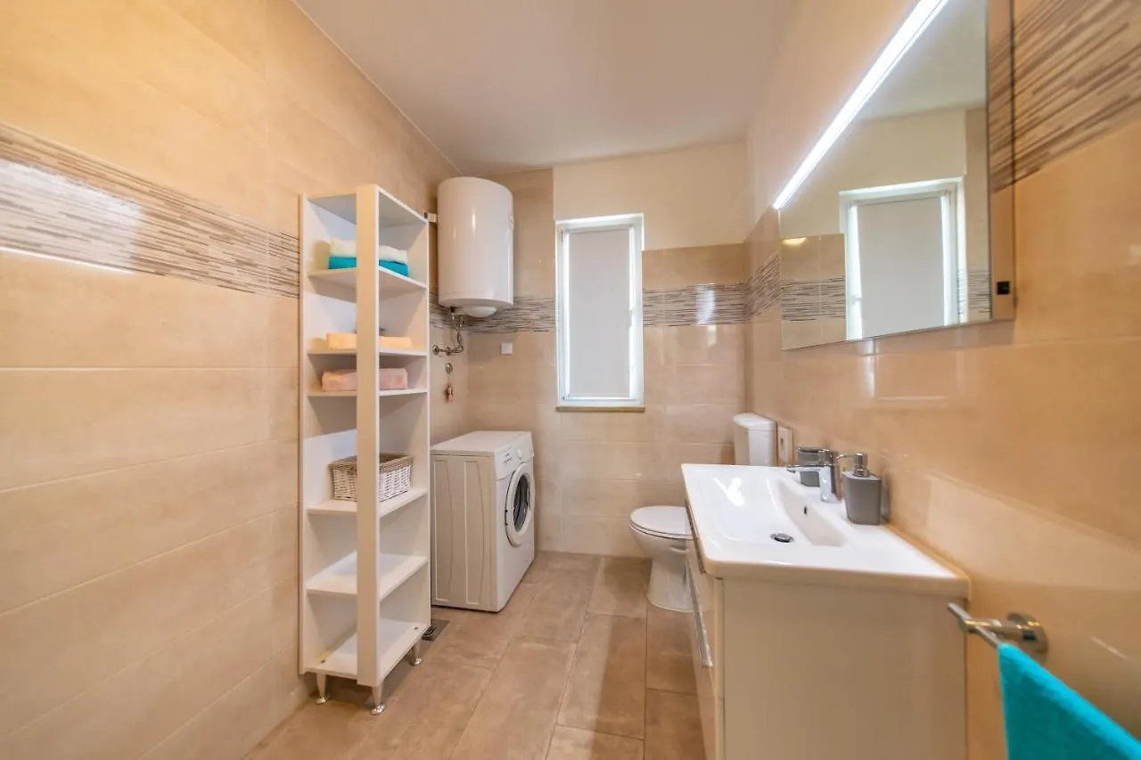 Villa Vacation House Maria, Big Garden, Private Parking Vinkuran